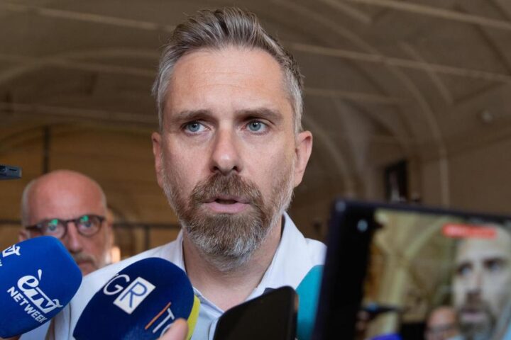 Governo e Comune in conflitto: Lepore sotto scorta dopo minacce di morte