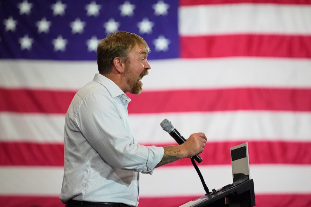 Graham Platner, candidato Democratico al Senato del Maine, accusato di violenza sessuale