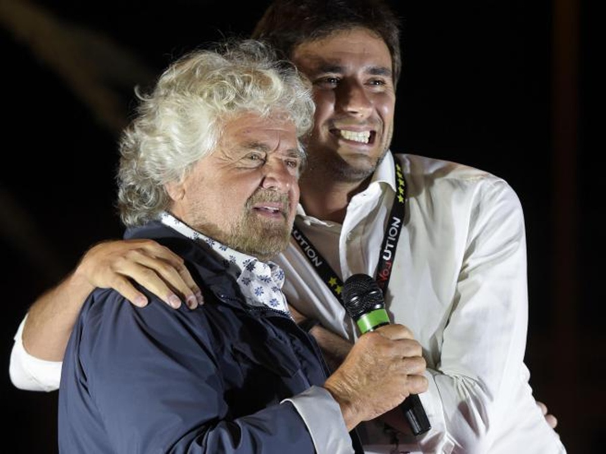 Grillo critica il M5s e sostiene l'associazione Schierarsi di Di Battista per le elezioni