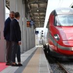 Guasto al Frecciarossa: oltre 330 passeggeri bloccati in campagna nel Senese