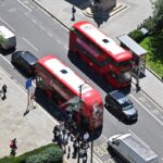 Il governo britannico stabilisce un limite di 2 sterline per i biglietti dei bus in Inghilterra