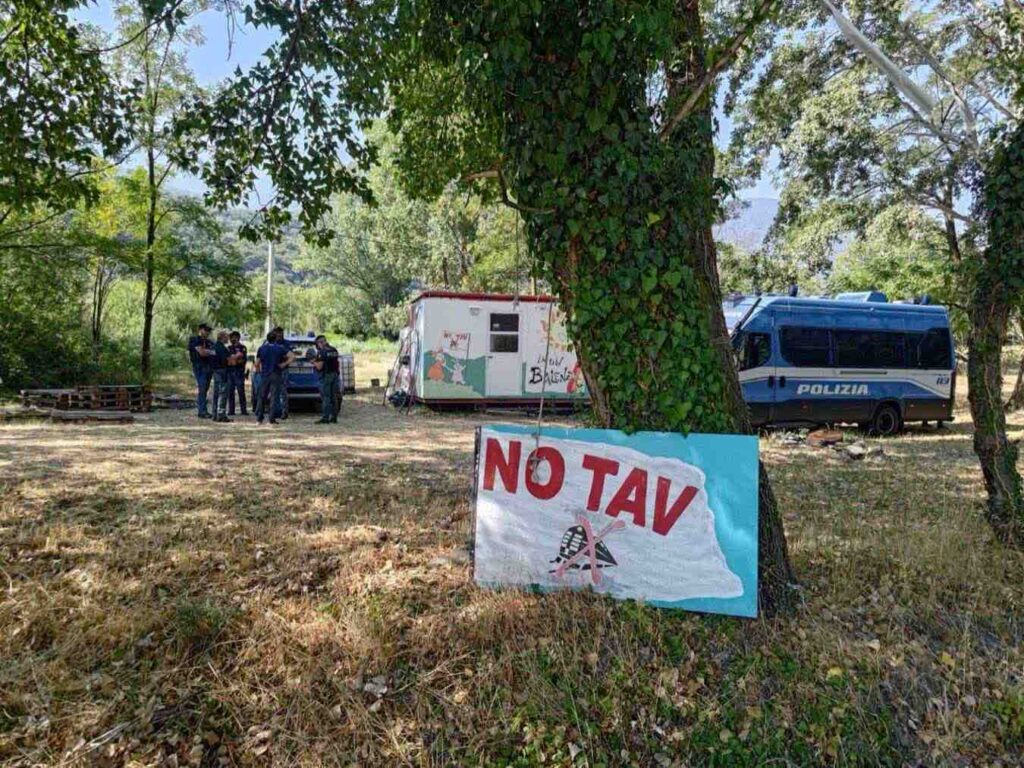 Il prefetto di Torino vieta il campeggio dei No Tav a Susa e Bussoleno fino al 3 agosto
