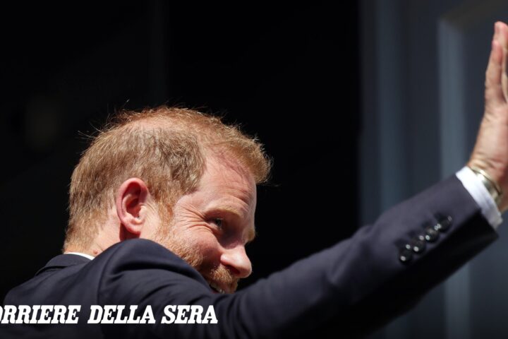 Il principe Harry arriva a Londra per gli Invictus Games, assente Meghan e i figli