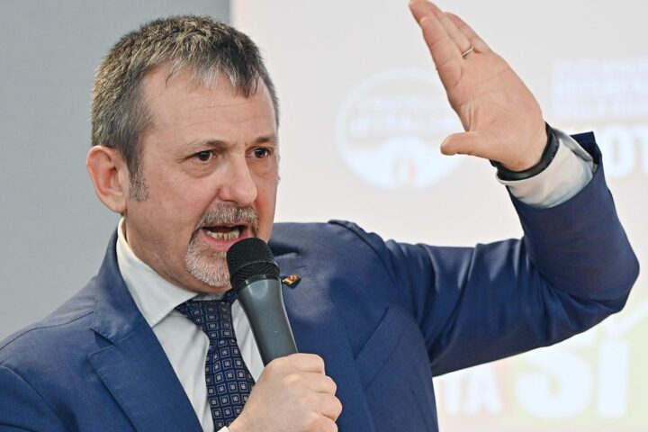 Il voto della Camera sull'uso delle chat tra Delmastro e Caroccia slitta dopo la lettera della Procura di Roma