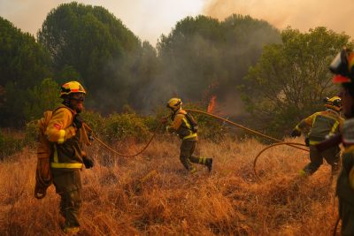 Incendi devastano Francia e Spagna, oltre 300mila evacuati e migliaia di ettari bruciati