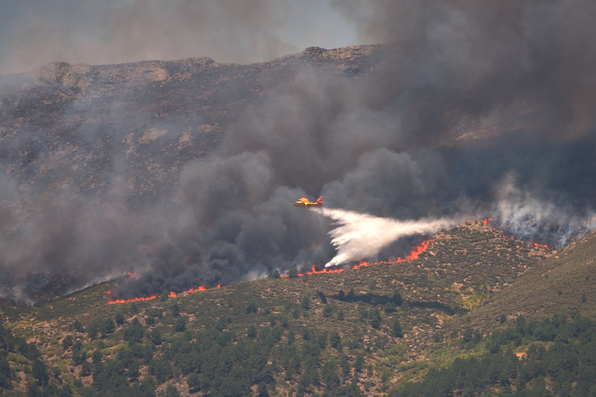 Incendi in espansione nelle province di Madrid e Ávila, evacuate oltre 20mila persone