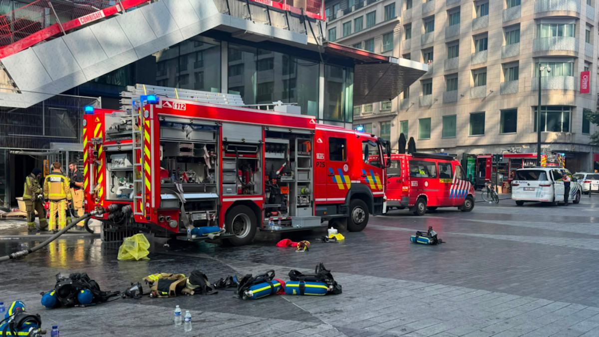 Incendio mortale in un palazzo di Bruxelles: morti e dispersi dopo il rogo
