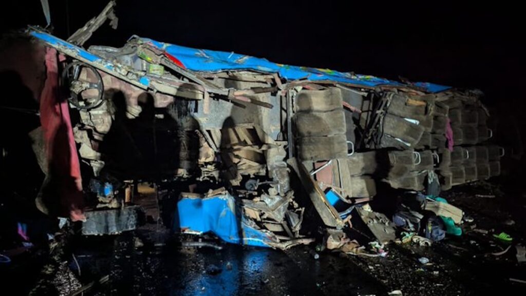 Incidente in Uganda: almeno 20 studenti morti in un autobus ribaltato vicino a Kawowo