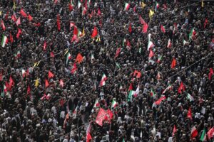 Inizio del funerale di Ali Khamenei a Teheran con attesa di milioni di partecipanti