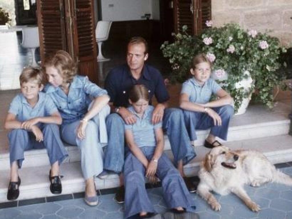 Juan Carlos ritorna a Maiorca e incontra la regina Sofia dopo otto anni di esilio
