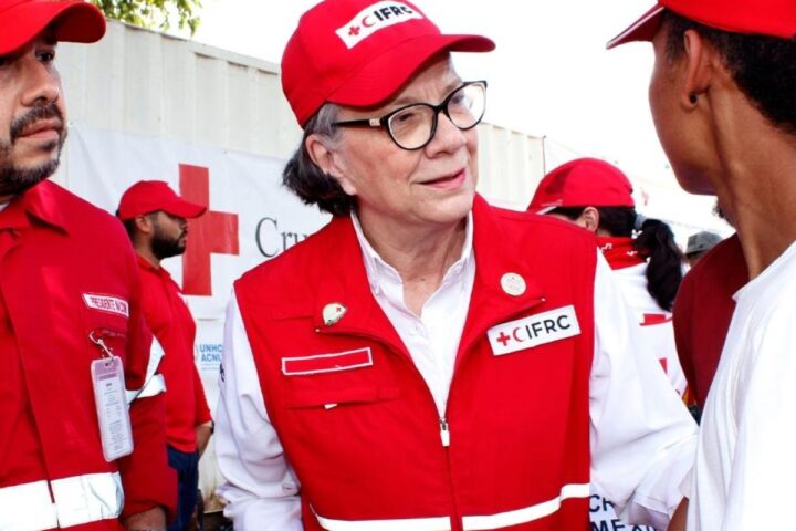 Kate Forbes, presidente della Croce Rossa: «I volontari non devono diventare bersaglio in Ucraina e Gaza»