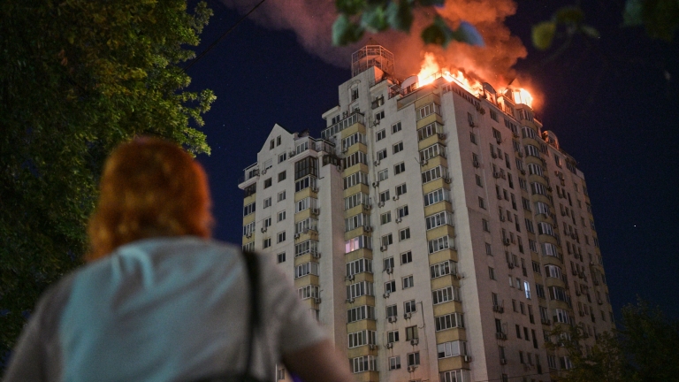 Kiev bersagliata di nuovo: attacco russo provoca almeno 10 morti