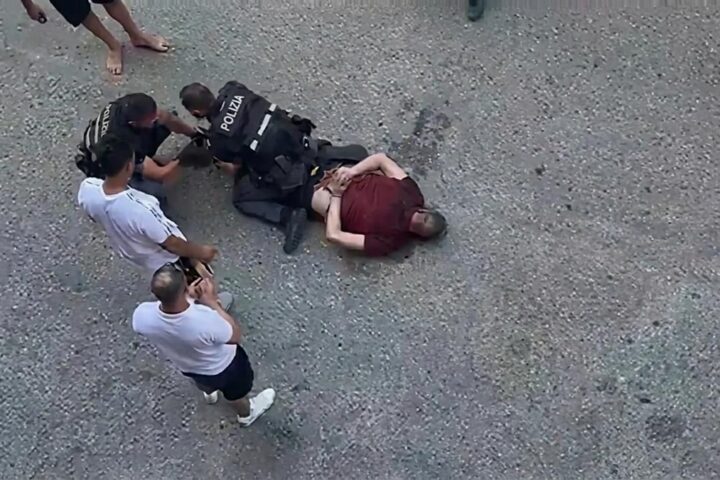 La morte di Abderrahim Fakir durante un arresto a Bologna solleva interrogativi sulla condotta della polizia