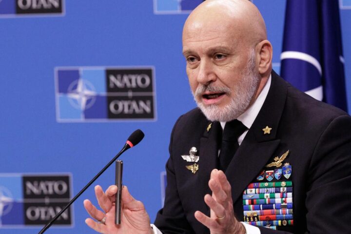 La necessità di armarsi: l’ammiraglio Cavo Dragone parla di investimenti per una Nato 3.0