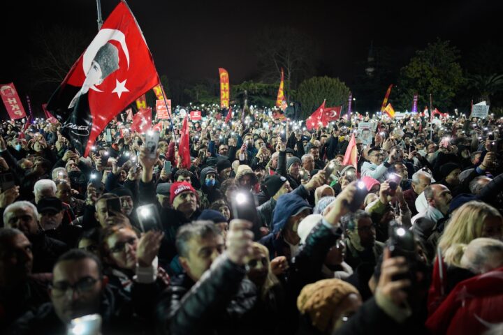 La repressione in Turchia cresce in concomitanza con l'incontro della Nato ad Ankara