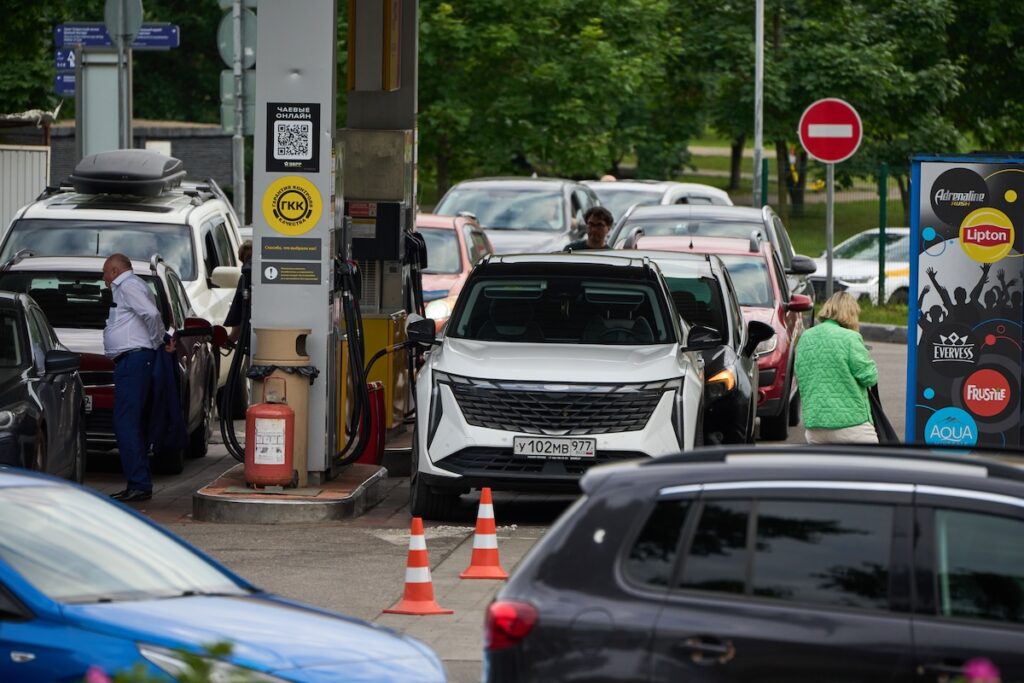 La Russia vieta le esportazioni di gasolio a causa degli attacchi ucraini alle raffinerie