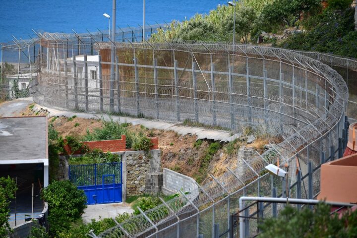 La situazione a Ceuta: confine spagnolo in Africa e sfide migratorie in aumento