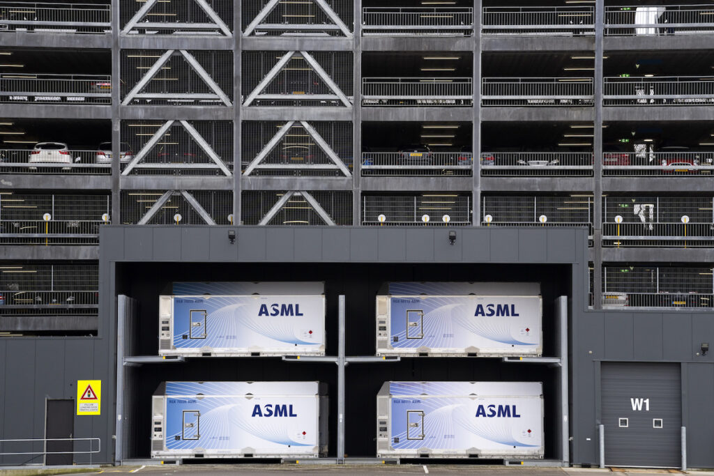 La vendita delle macchine EUV di ASML in Cina solleva preoccupazioni sulla sicurezza tecnologica