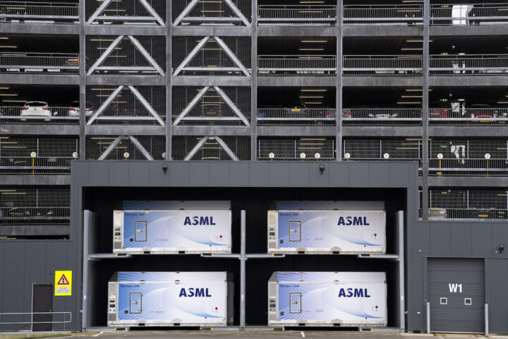 La vendita delle macchine EUV di ASML in Cina solleva preoccupazioni sulla sicurezza tecnologica