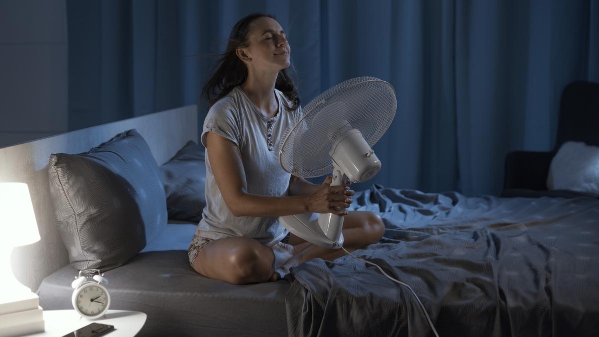 La verità sulla ventilazione notturna: miti e realtà sui ventilatori accesi