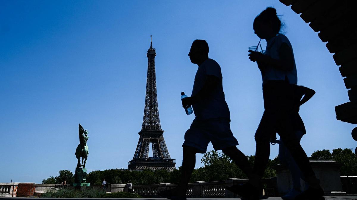 Le iniziative climatiche a Parigi, Singapore e Freetown per affrontare il caldo estremo
