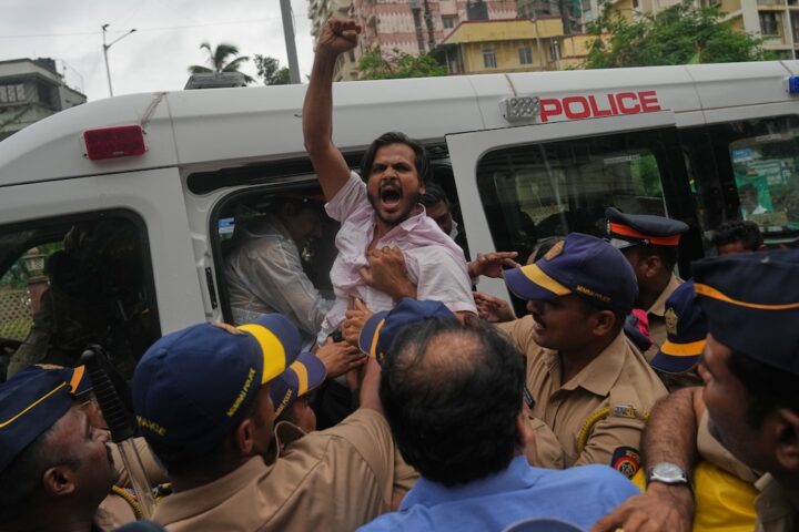 Le proteste studentesche in India costringono Modi a concedere le dimissioni del ministro dell'Istruzione