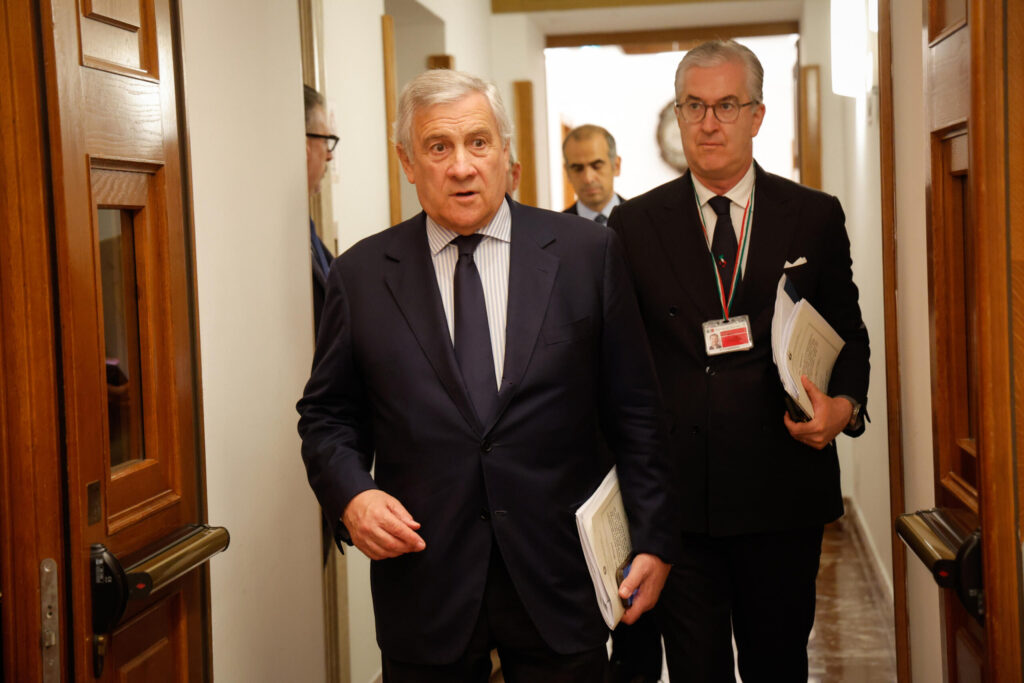 L'Europa sollecita l'Italia a firmare il contratto Safe: “Dicembre è troppo tardi”