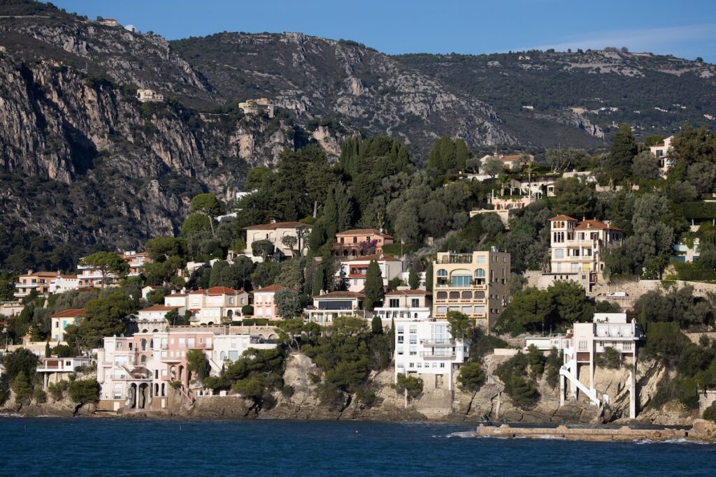 L'oligarca ucraino ferito a Montecarlo fa parte di un gruppo di oligarchi esuli