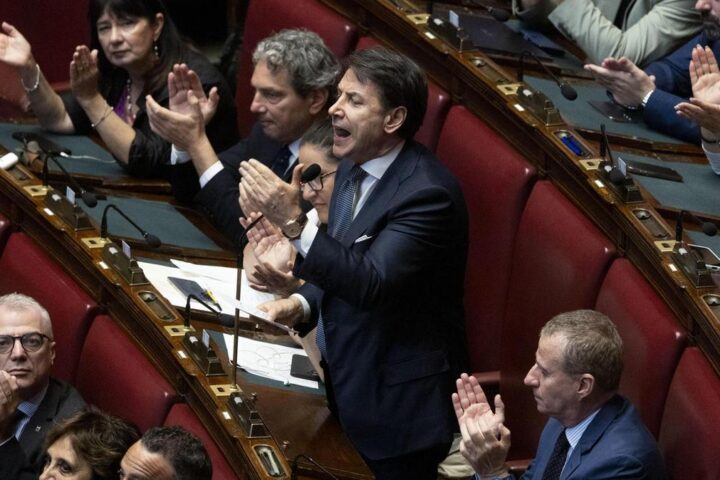 L'opposizione critica la riforma elettorale di Meloni, il centrosinistra in crisi per la leadership