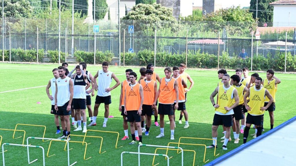 Lucchese potenzia l'attacco con l'ingaggio di Luca Lombardi, ora sette attaccanti a disposizione di Bernardini