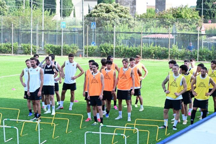 Lucchese potenzia l'attacco con l'ingaggio di Luca Lombardi, ora sette attaccanti a disposizione di Bernardini