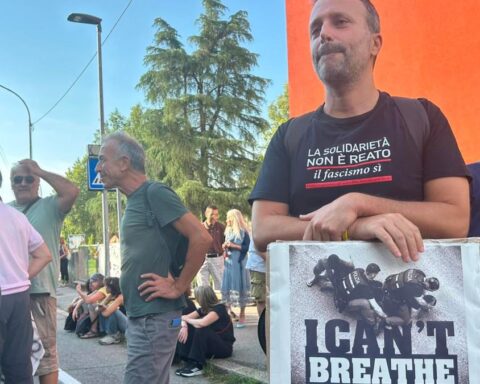 Manifestazione a Bologna per Abderrahim Fakir, centinaia chiedono giustizia al Pilastro