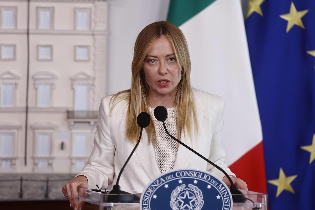 Meloni condanna i disordini a Bologna dopo la morte di Abderrahim Fakir: «Nulla giustifica le violenze»