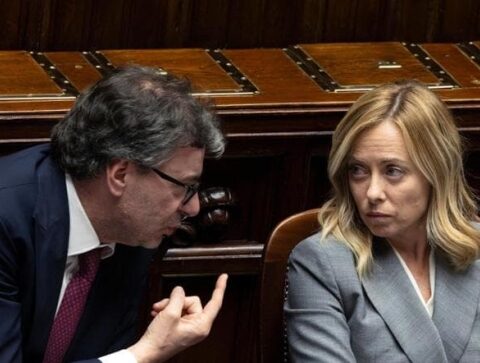 Meloni e Giorgetti discutono misure sui prezzi del carburante, possibile accise mobili
