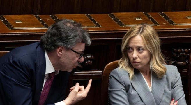 Meloni e Giorgetti discutono misure sui prezzi del carburante, possibile accise mobili