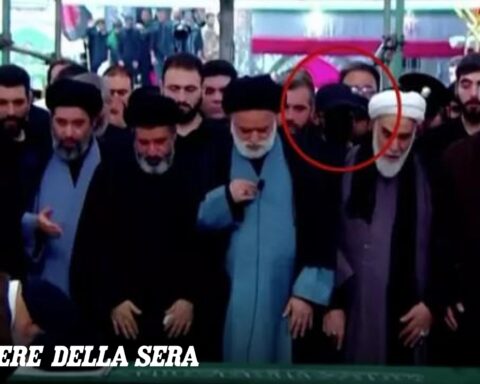 Mojtaba Khamenei e il mistero della sua apparizione mascherata ai funerali del padre Ali Khamenei