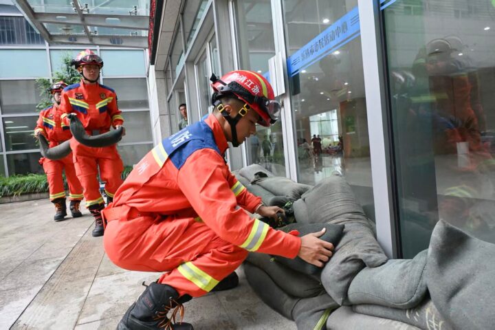 Oltre 1,8 milioni di persone evacuate in Cina per l'arrivo del tifone Bavi