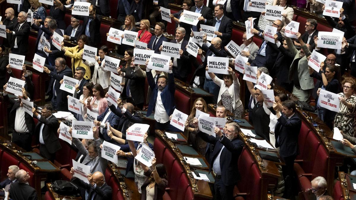 Passa lo Stabilicum, ma tensioni e dissidi minacciano la coalizione di governo