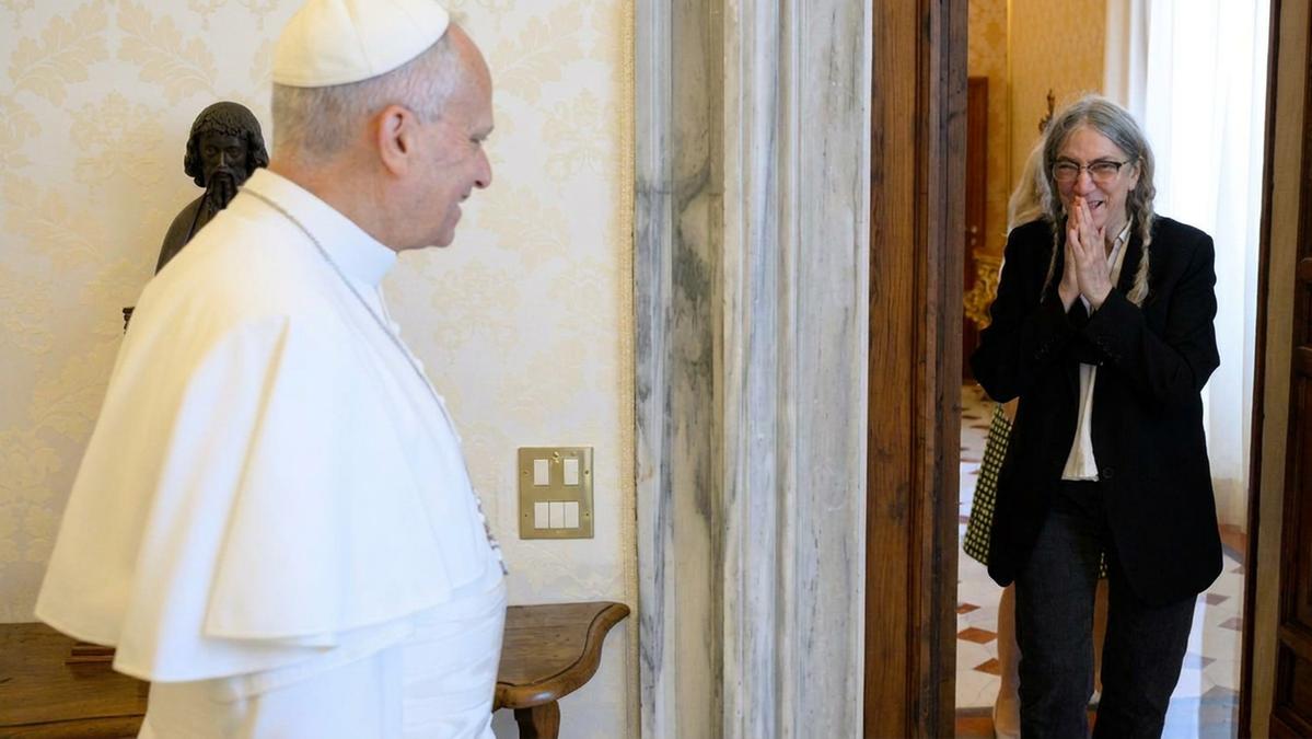 Patti Smith incontra Papa Leone XIV: un'icona del rock in Vaticano per un messaggio di speranza