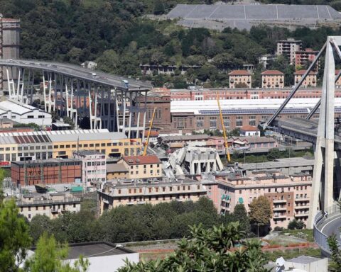 Ponte Morandi, 32 condanne per disastro colposo e omicidio stradale: 12 anni a Castellucci