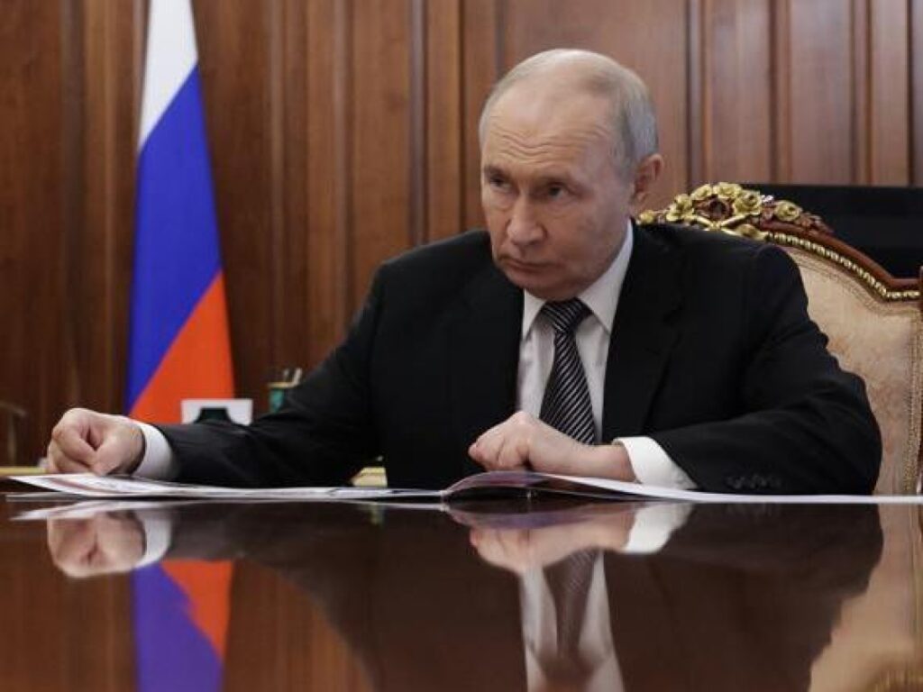Putin afferma di avere accerchiato soldati ucraini sul fiume Stary Oskol, ma il fiume non esiste