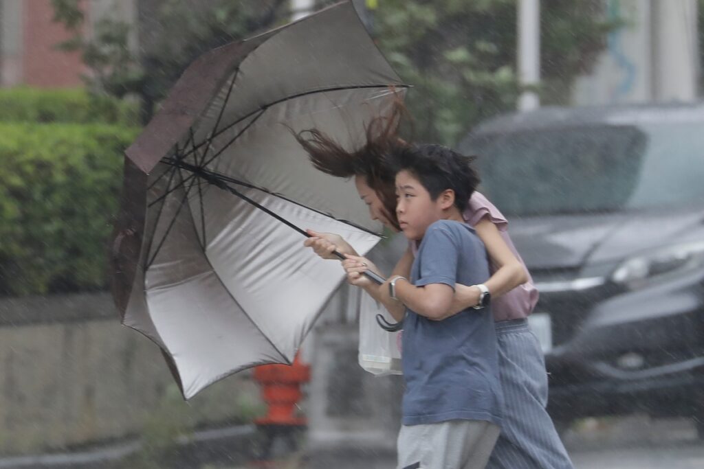 Quasi 2 milioni di persone evacuate nell'est della Cina per l'arrivo del tifone Bavi