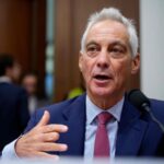 Rahm Emanuel chiede un cambio di rotta americana su Israele durante la sua visita a Tel Aviv