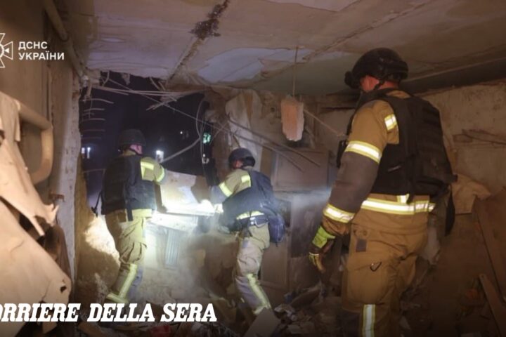 Raid aereo russo su Sumy, Zelensky: 4 morti, tra cui una bambina di 5 anni