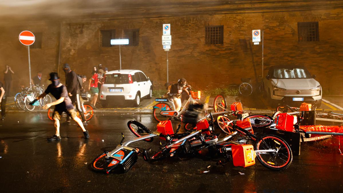 Scontri a Bologna: 12 indagati dopo la morte di Abderrahim Fakir e proteste del 20 luglio