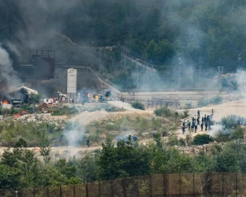 Scontri in Val di Susa: 450 No Tav identificati, 126 feriti tra le forze dell'ordine