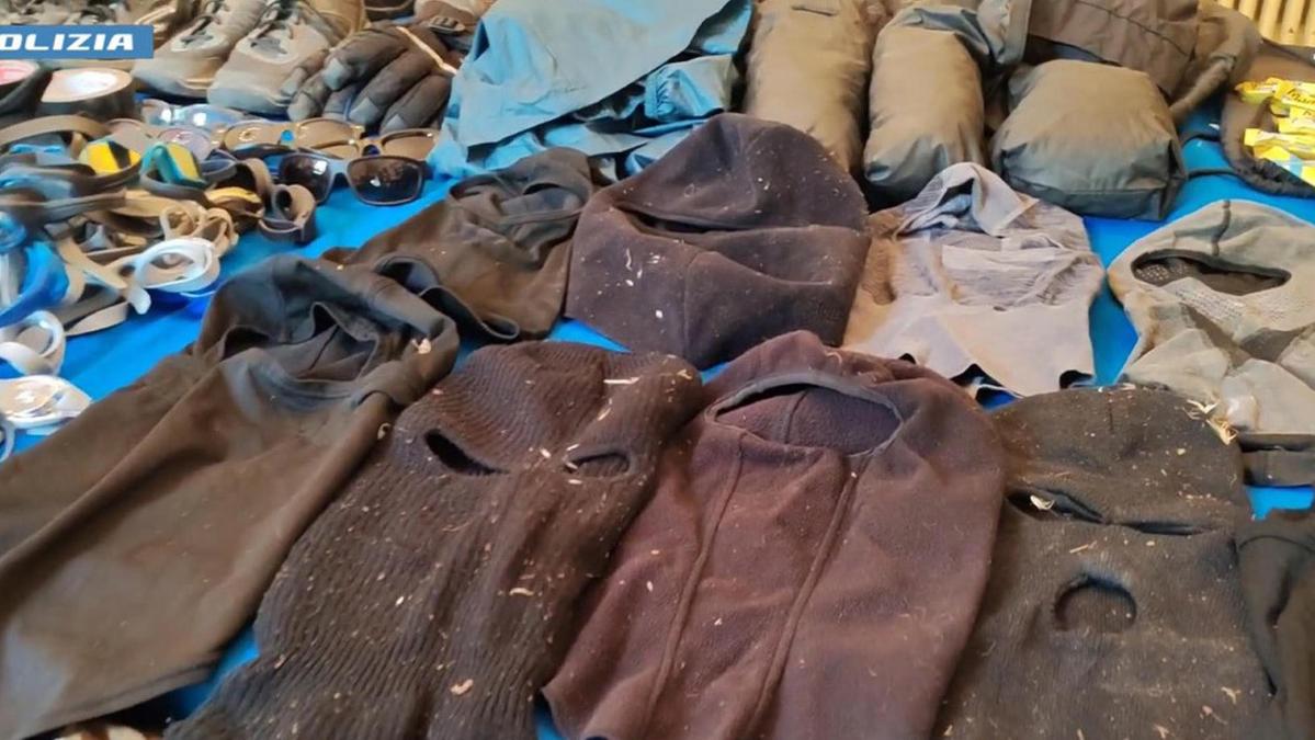Scontri in Val di Susa: un milione di euro di danni e oltre 120 forze dell'ordine feriti