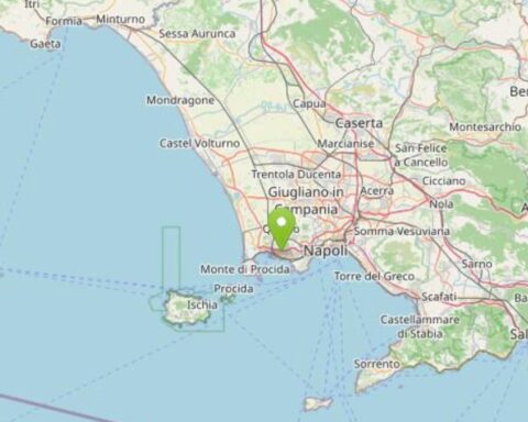 Terremoto a Napoli: magnitudo tra 3.7 e 4.2, blackout e panico tra la popolazione
