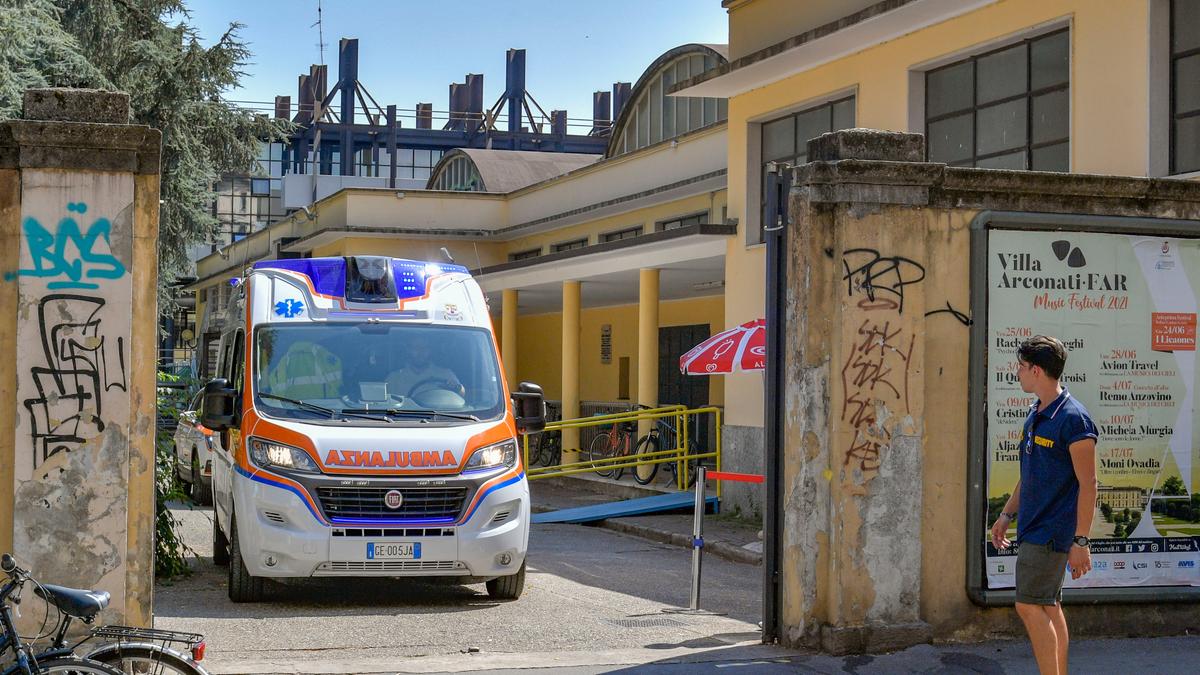 Tragedia notturna a Milano: 28enne peruviano annega nella piscina Romano dopo aver scavalcato la recinzione