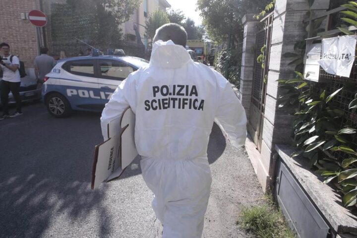 Trovato un uomo di 55 anni morto a Torino, indagini in corso per omicidio
